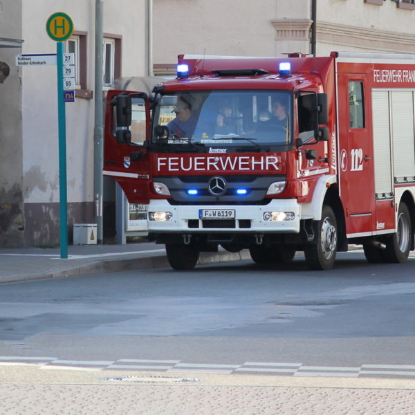 Jugendfeuerwehr füllt Bürgerbrunnen 2013