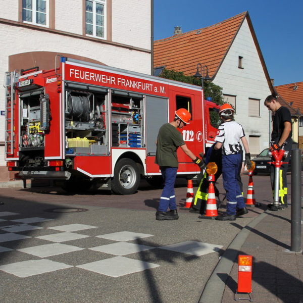 Jugendfeuerwehr füllt Bürgerbrunnen 2013