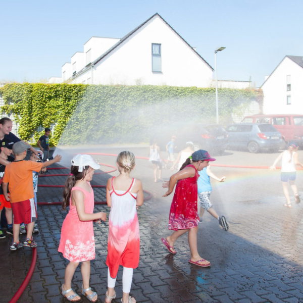 Besuch Grundschule bei der Feuerwehr 26.08.2016