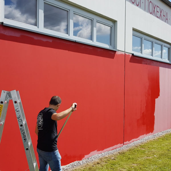 Neuer Anstrich für das Feuerwehrhaus