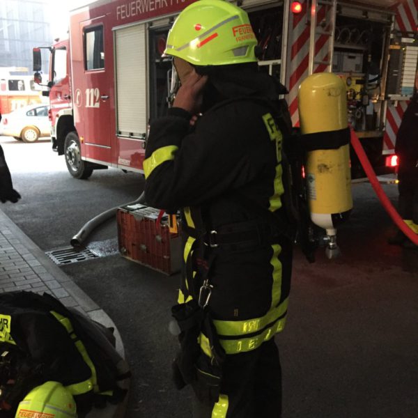 Übung im Brandübungshaus des FRTC