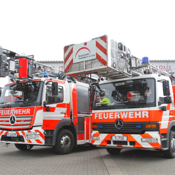 Neue Drehleiter der Nieder-Eschbacher Wache der Berufsfeuerwehr