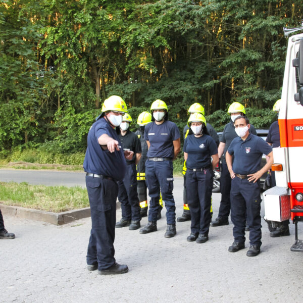 Übung Wasserentnahme aus dem Erlenbach