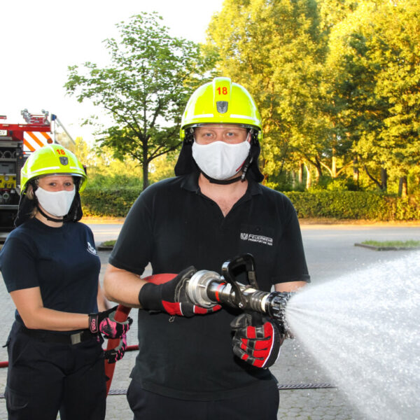 Übung Wasserentnahme aus dem Erlenbach