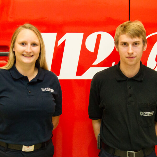 Für unsere Jugendfeuerwehr zuständig, Ina Axtmann (Jugendwartin) und Johannes Bindriem (Stellvertreter)